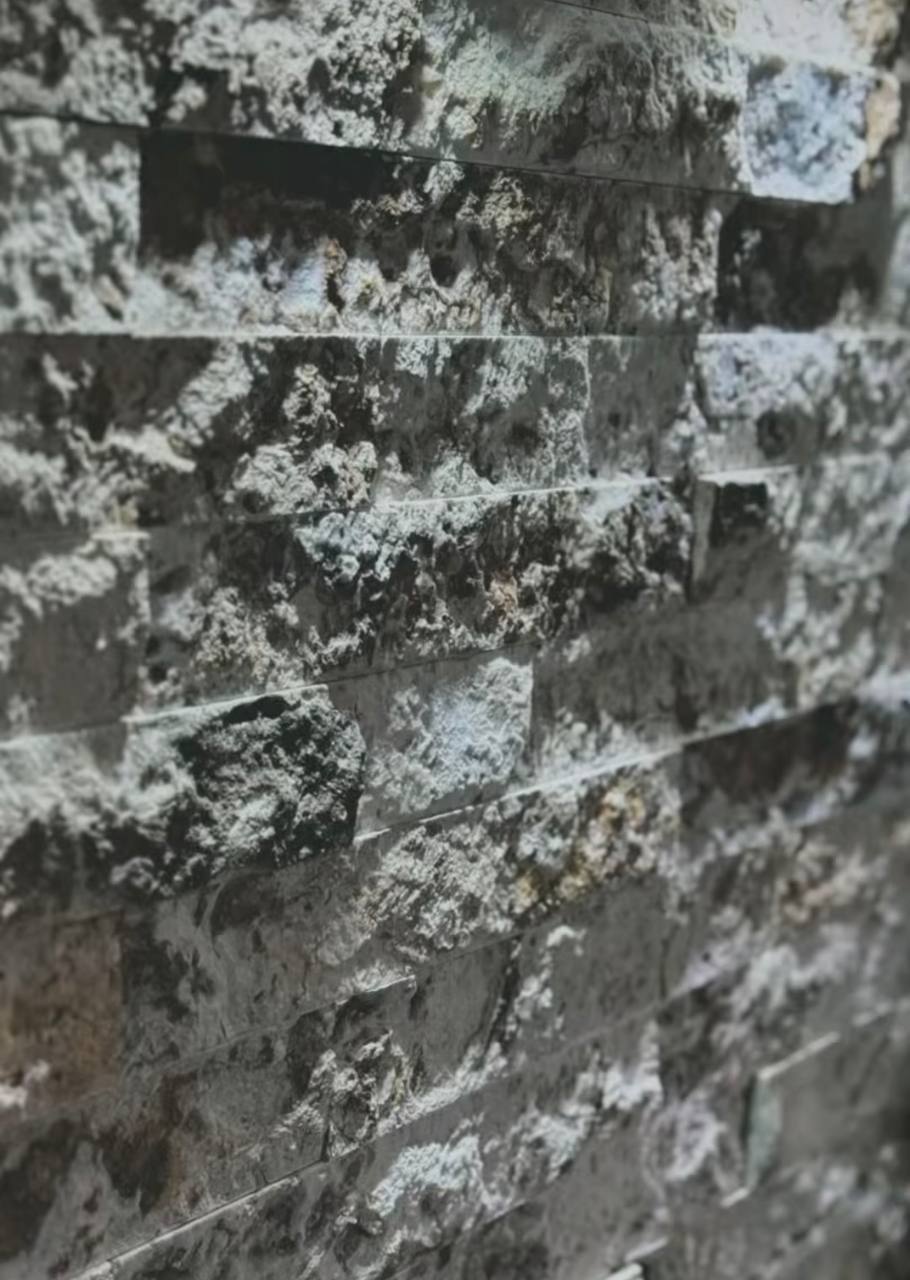Natural Stone Veneer – Split Face / Chisel Face Finish